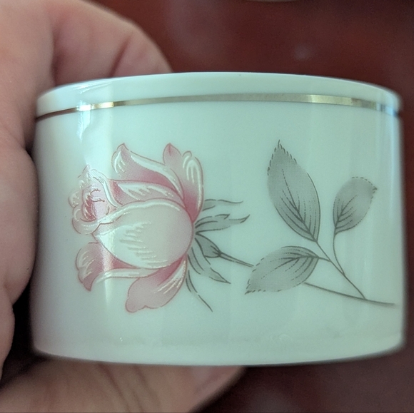 4 China Napkin Rings Rose Pattern Silver Trim - Picture 2 of 5